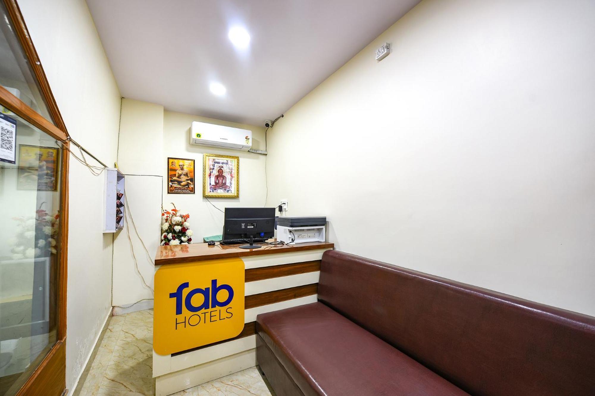 Fabhotel Mona International New Delhi Extérieur photo