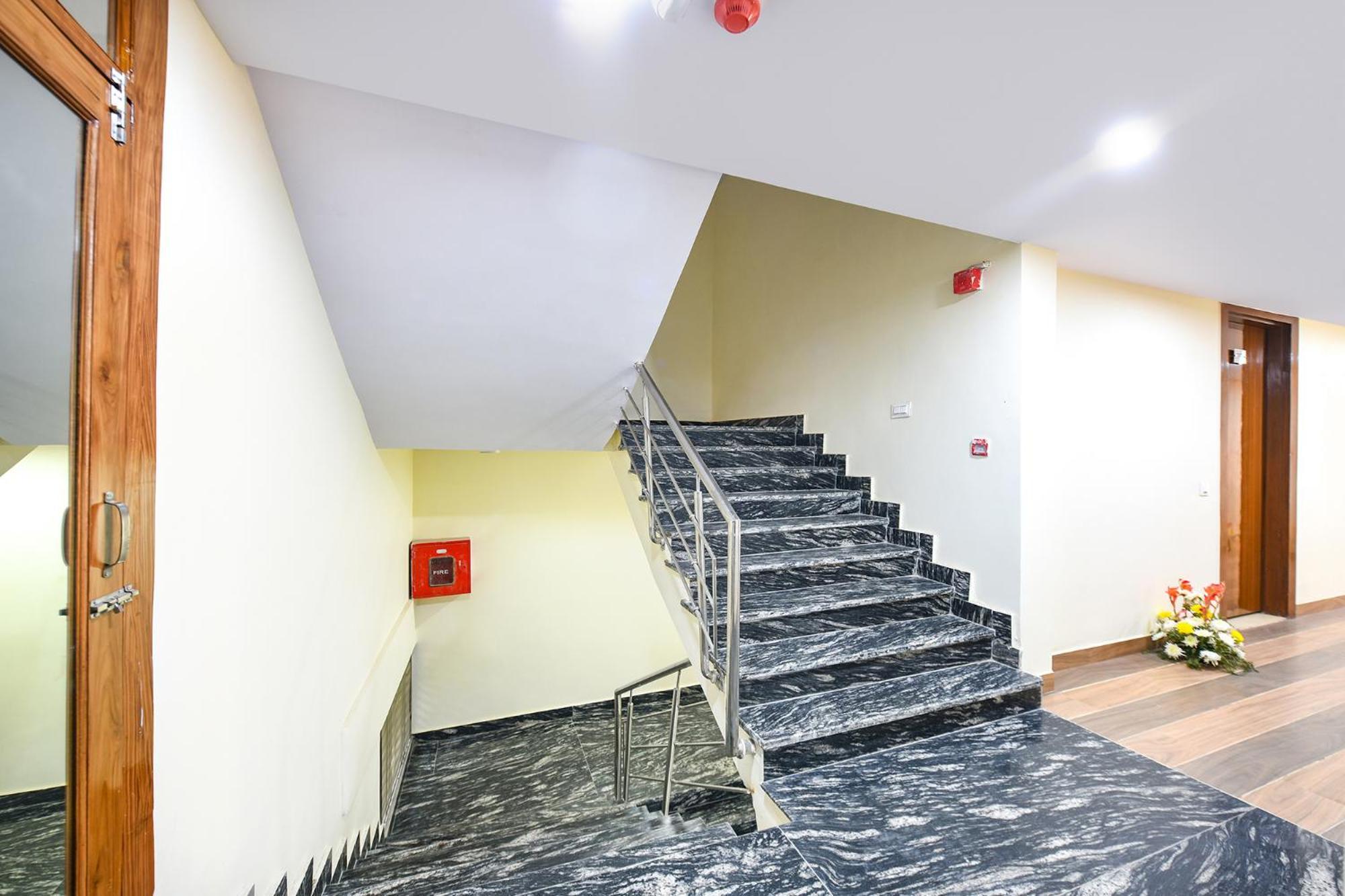 Fabhotel Mona International New Delhi Extérieur photo
